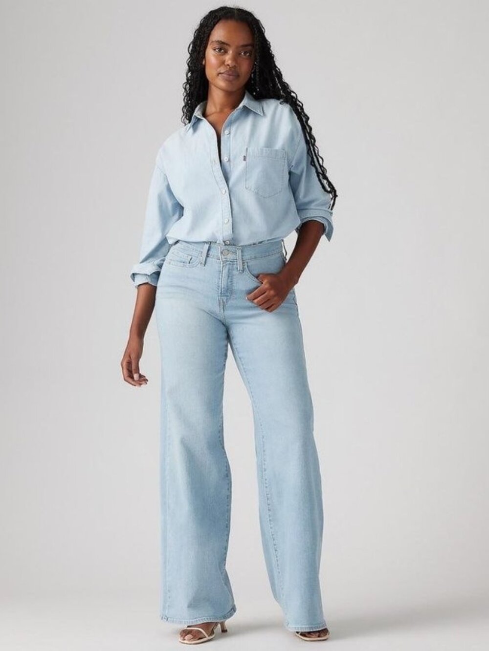 $69 Levi's Women's 318 Shaping Stellar-Stretch Wide-Leg Jeans Size 20W